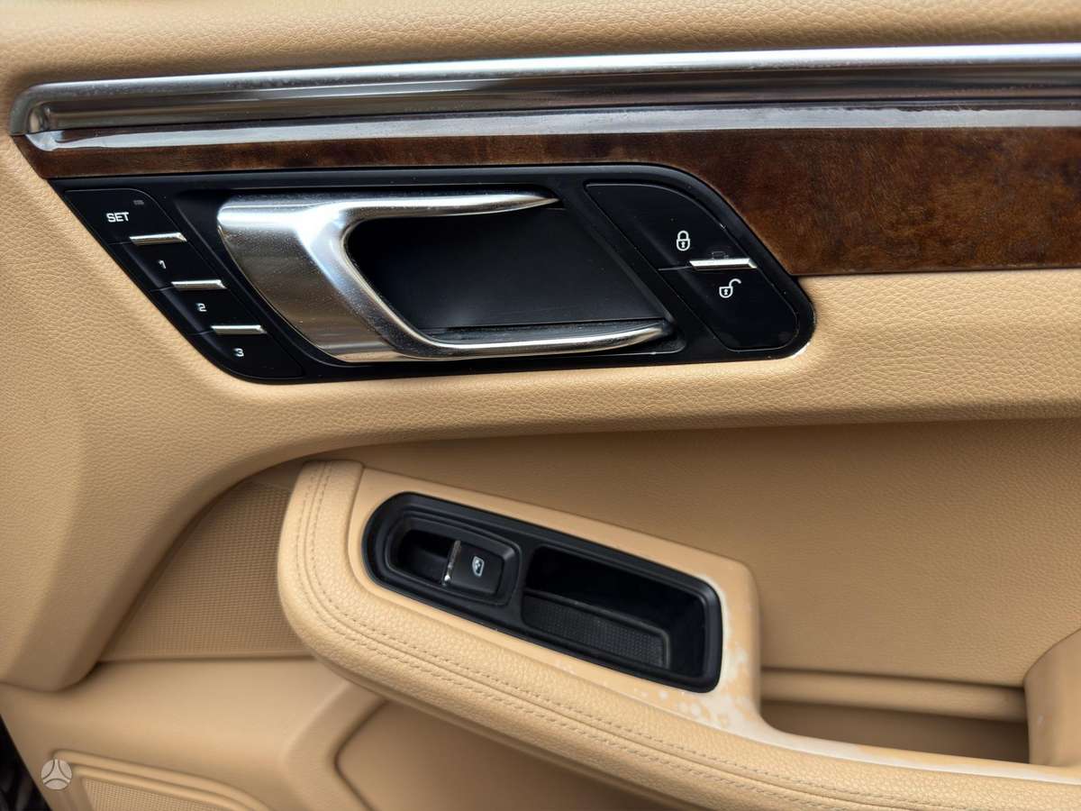 Porsche Macan, 3.0 l., off-road / crossover