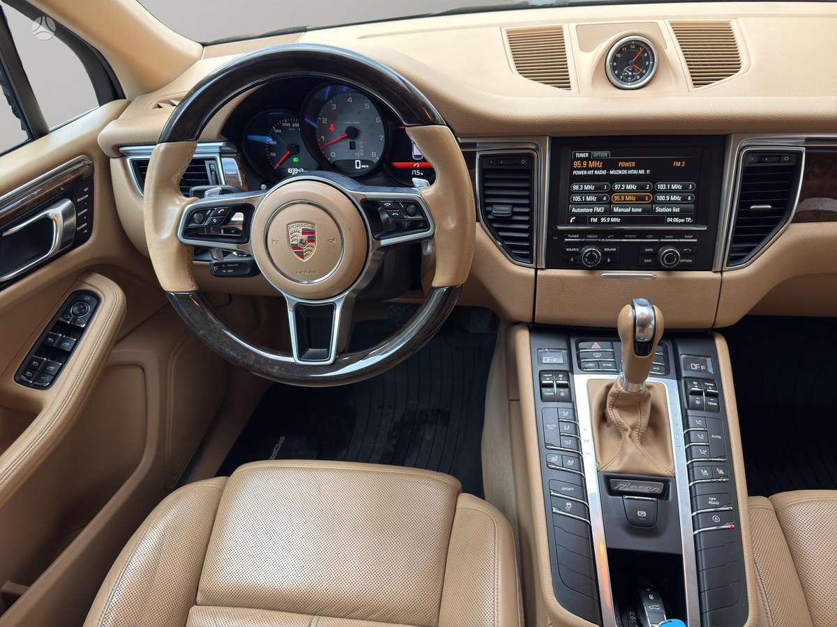 Porsche Macan, 3.0 l., off-road / crossover
