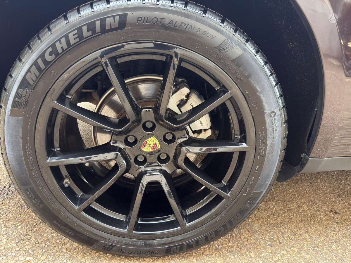 Porsche Macan, 3.0 l., off-road / crossover
