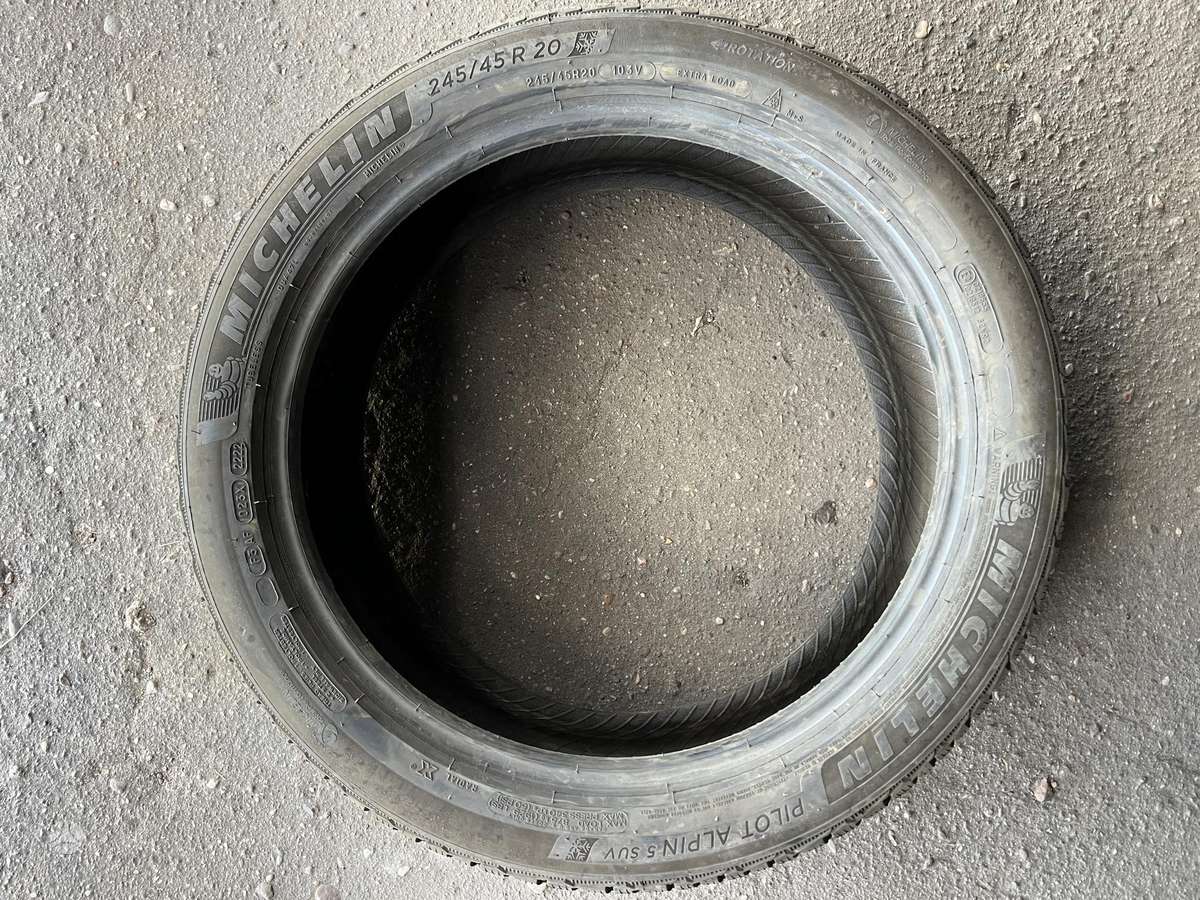 Michelin PILOT ALPINE 5 SUV, зимние 245/45 R20
