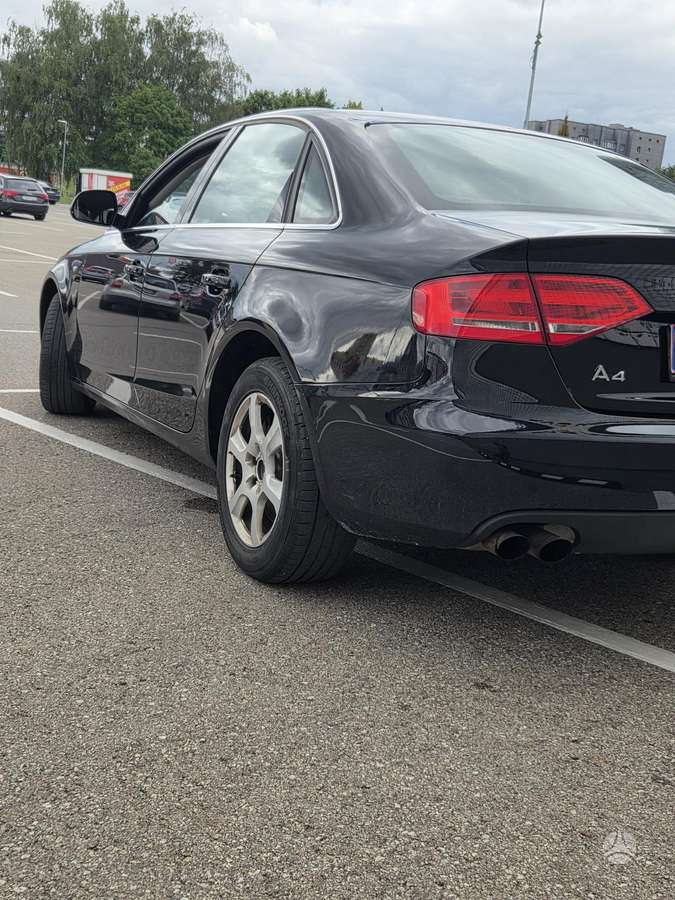 Audi A4, 1.8 l., Седан