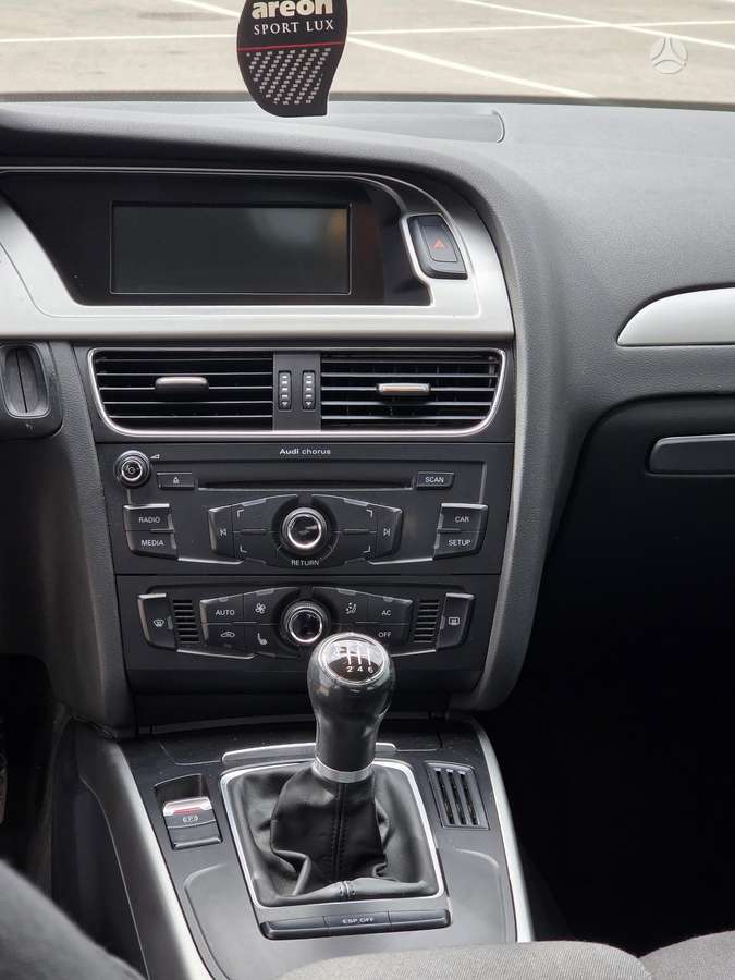 Audi A4, 1.8 l., Седан