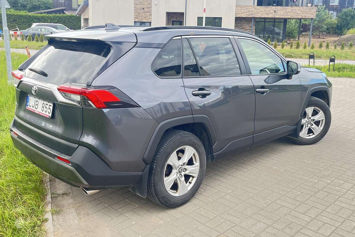 Toyota RAV4 - 5
