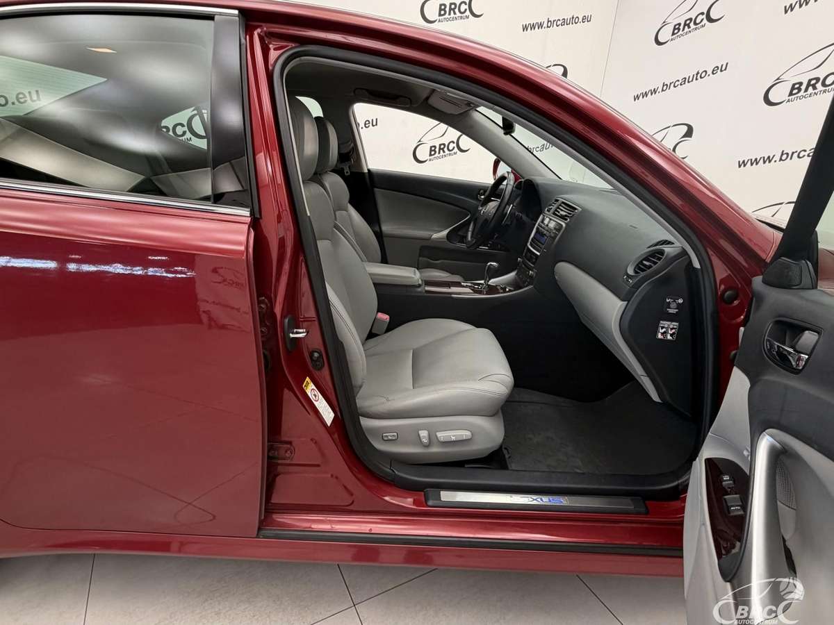 Lexus IS 250, 2.5 l., Седан