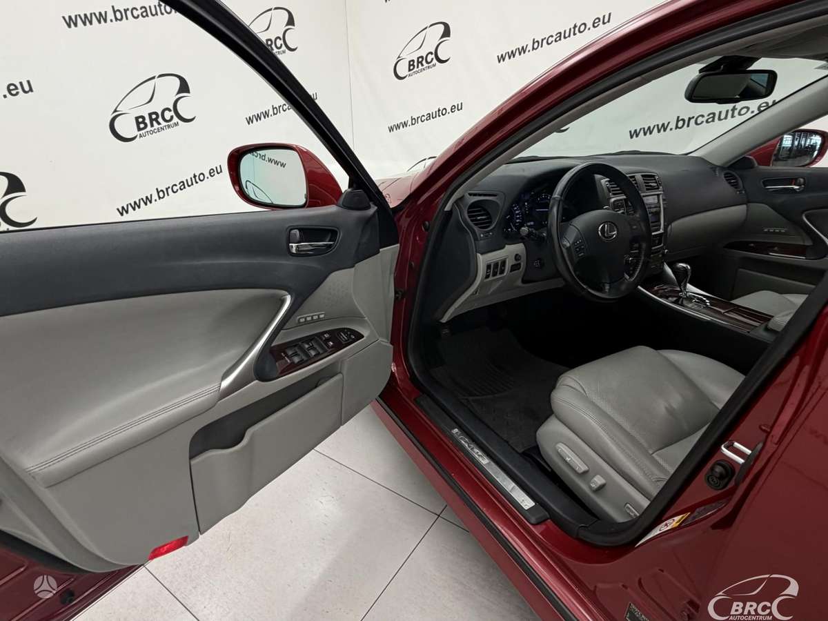 Lexus IS 250, 2.5 l., Седан
