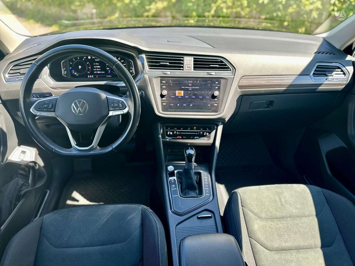 Volkswagen Tiguan - 5