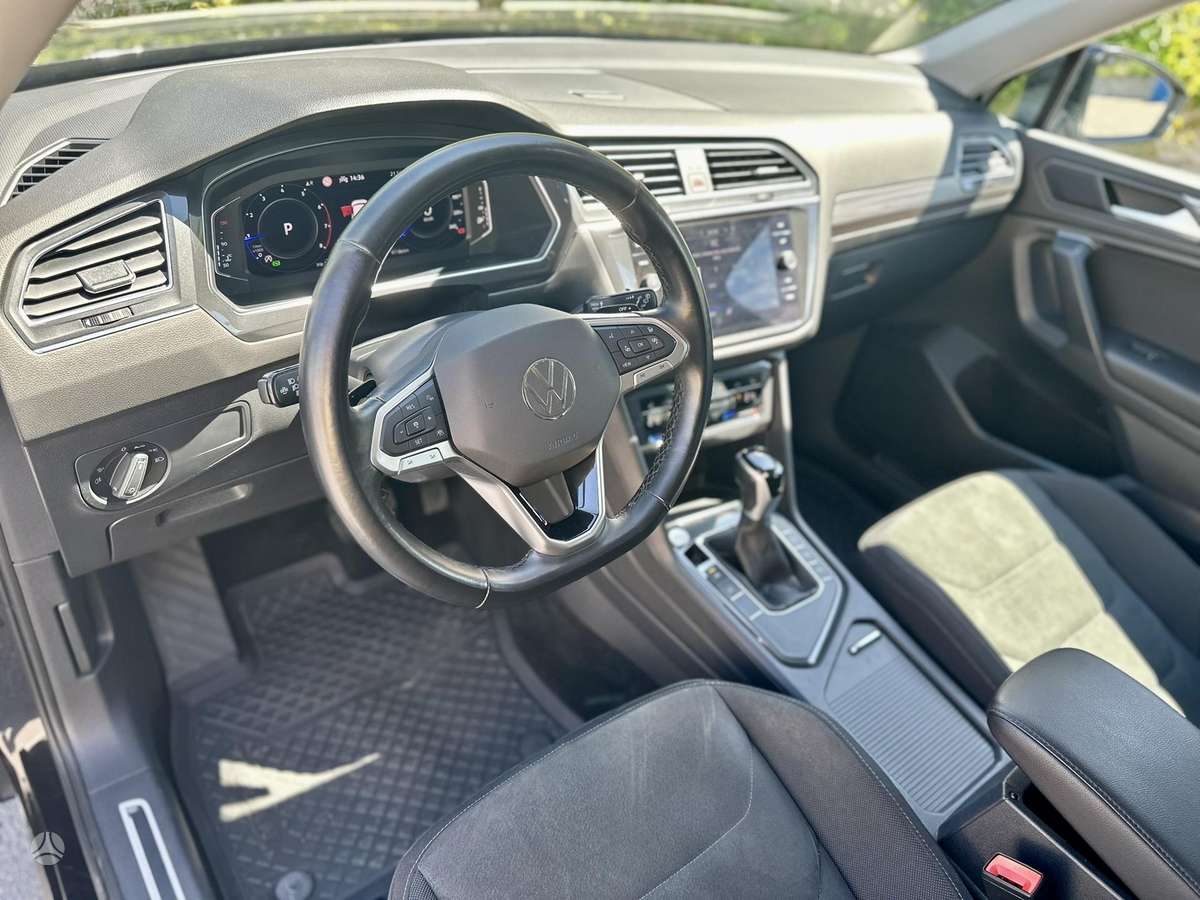 Volkswagen Tiguan - 10