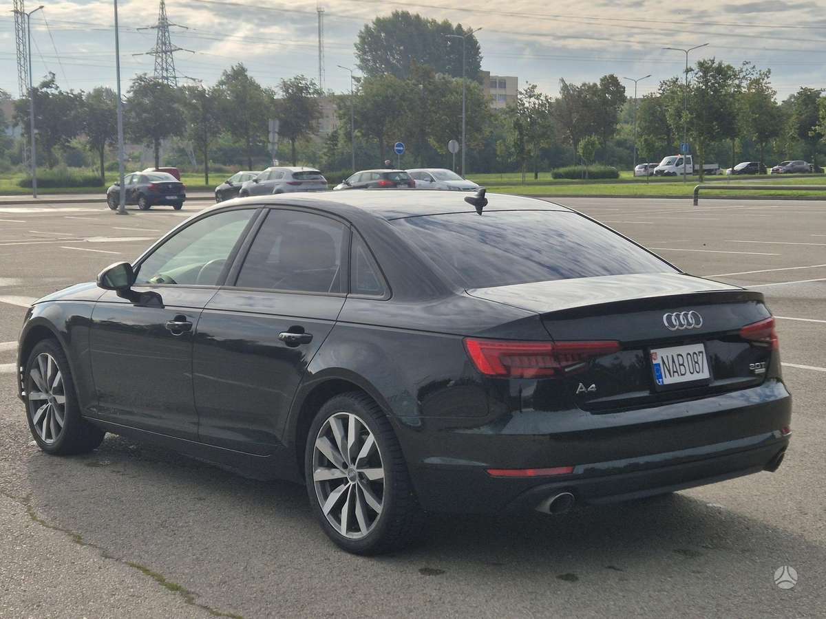 Audi A4, 2.0 l., Седан