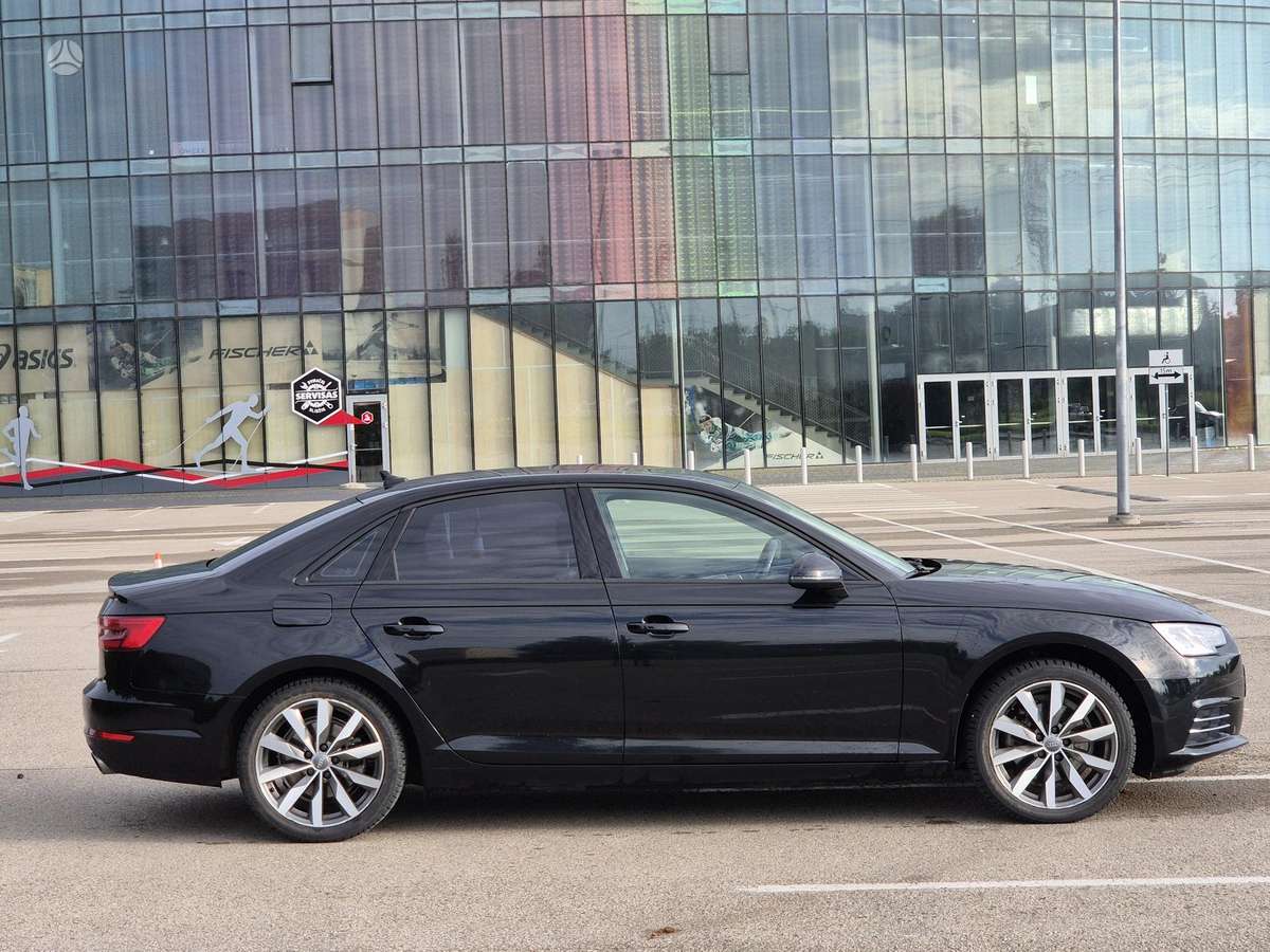Audi A4, 2.0 l., Седан