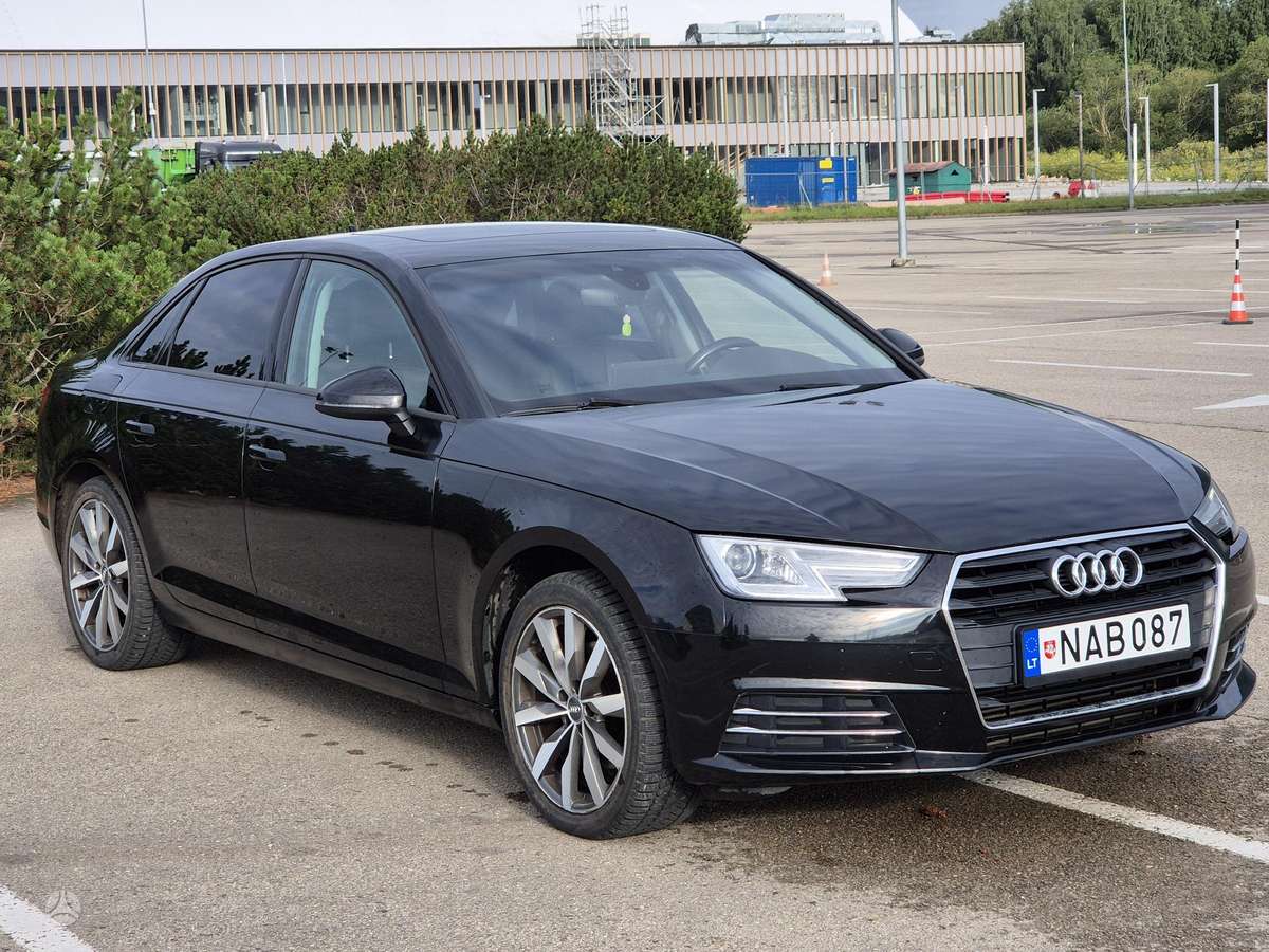 Audi A4, 2.0 l., Седан