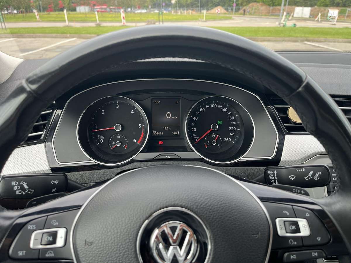 Volkswagen Passat - 6