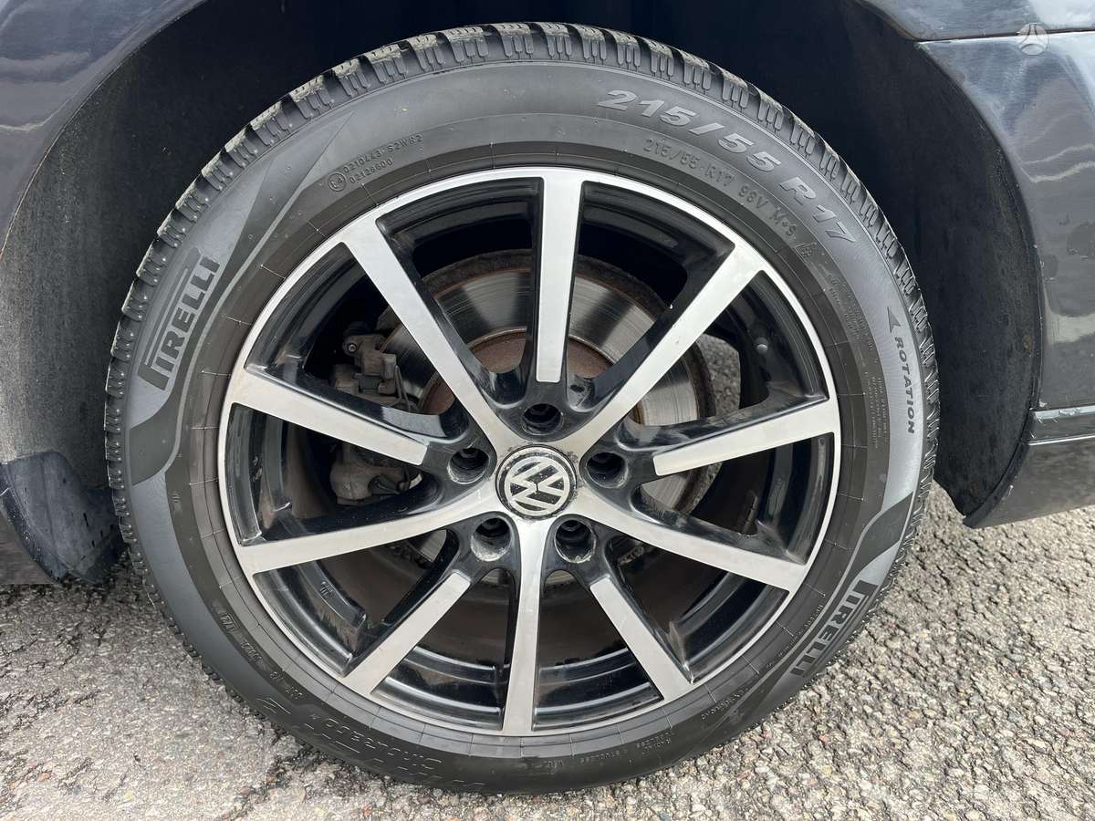 Volkswagen Passat - 12