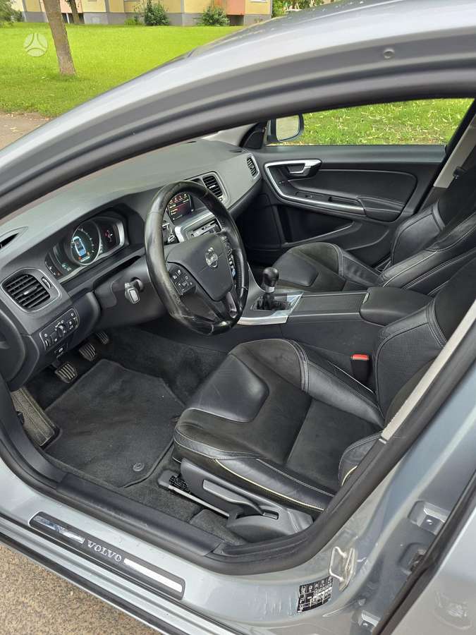 Volvo S60, 2.0 l., Седан