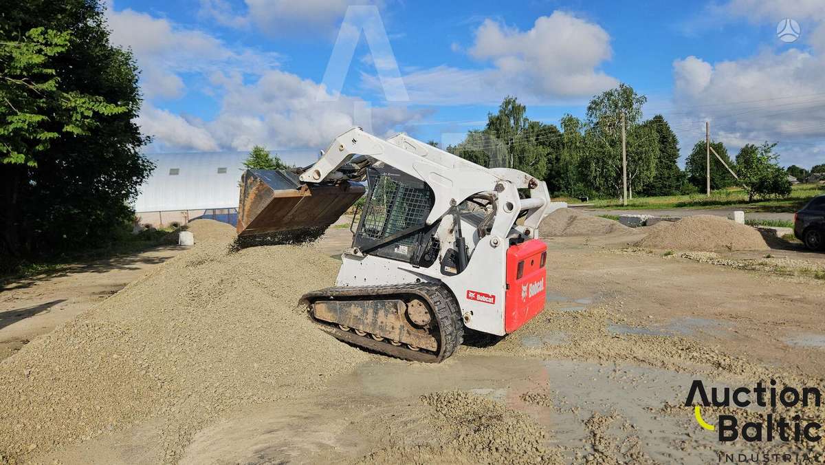 Bobcat T 300, mini loaders