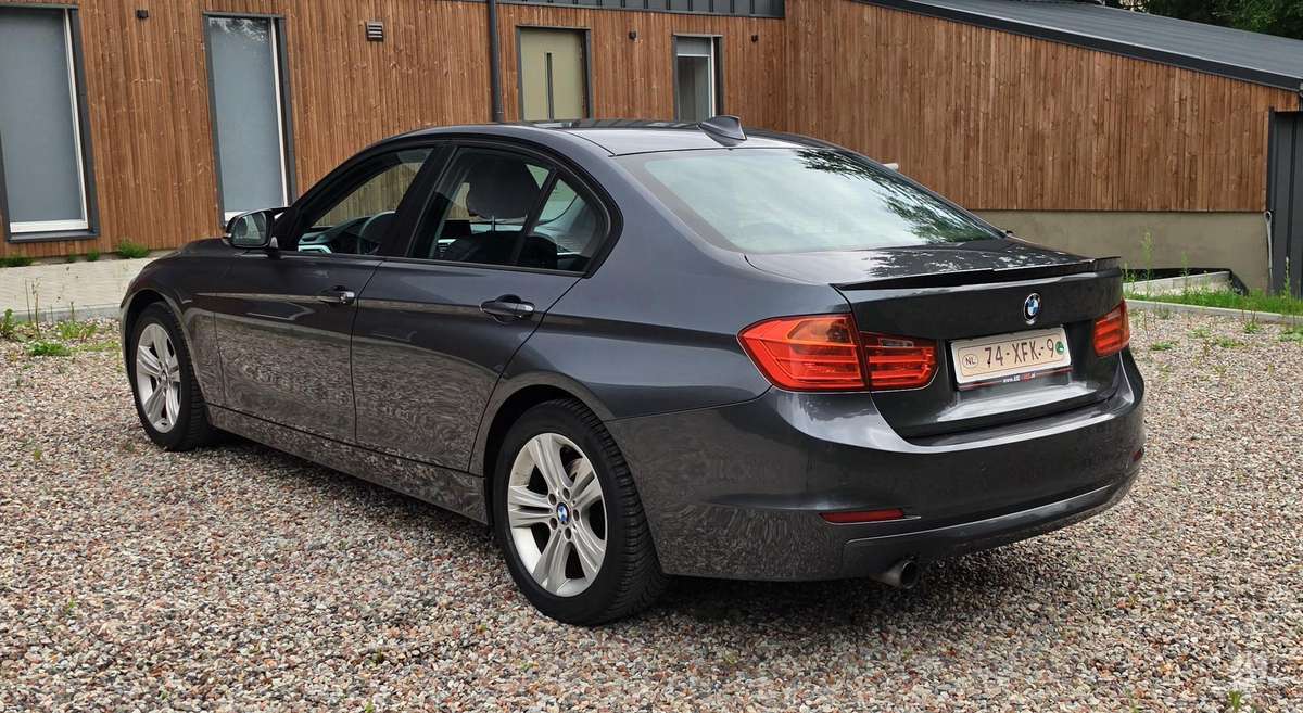 BMW 320, 2.0 l., Седан