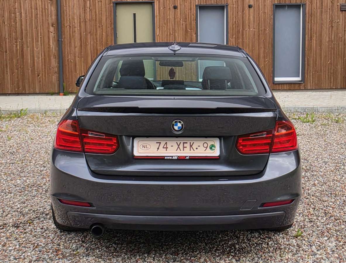 BMW 320, 2.0 l., Седан