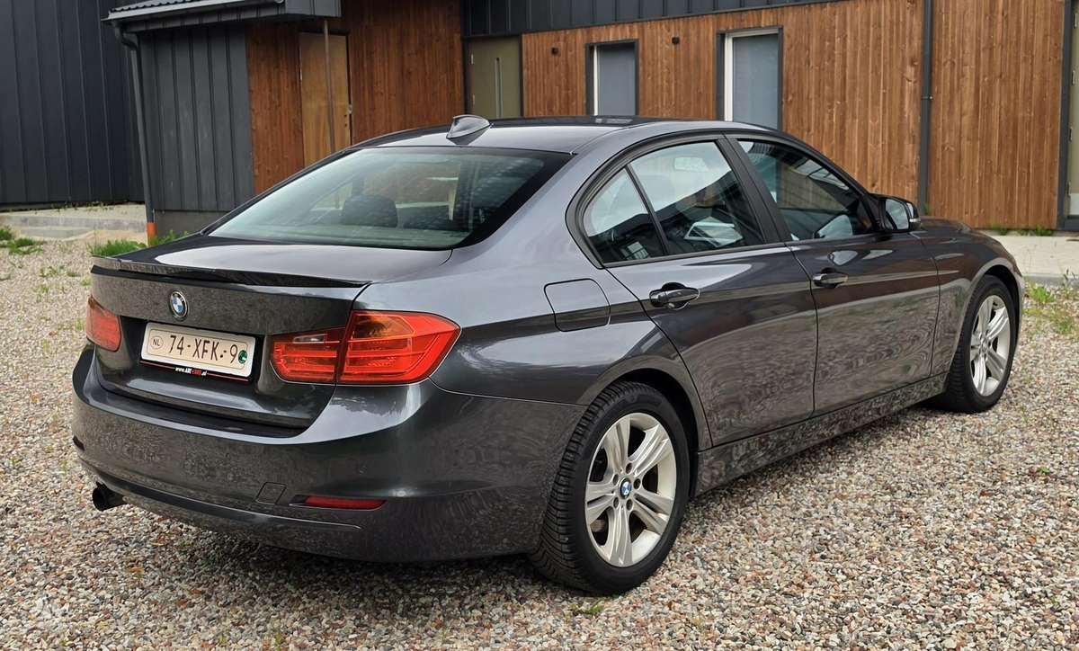 BMW 320, 2.0 l., Седан