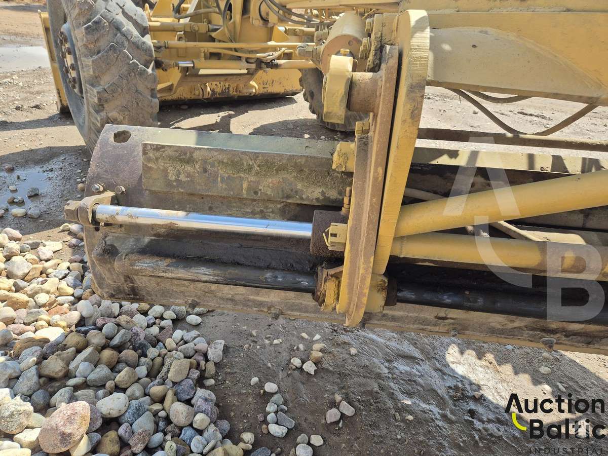 -Kita- Mista RD 165H, grader