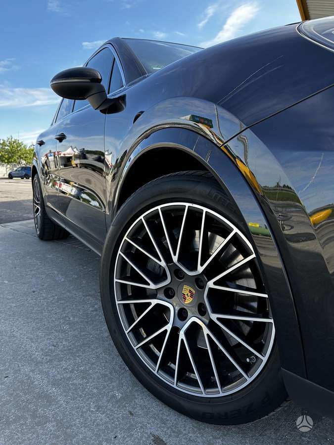 Porsche Cayenne - 5