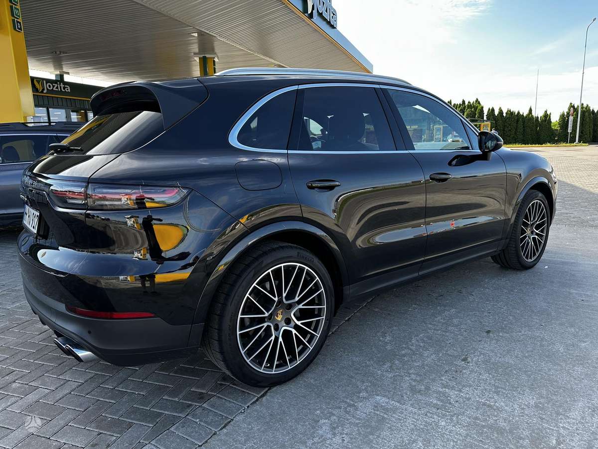 Porsche Cayenne - 8