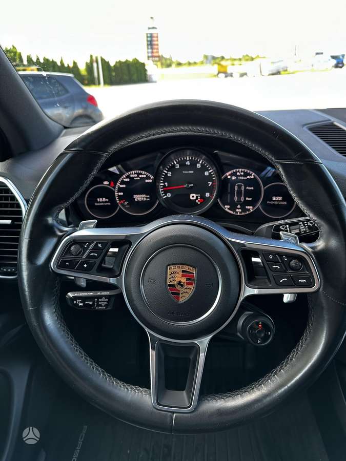 Porsche Cayenne - 11