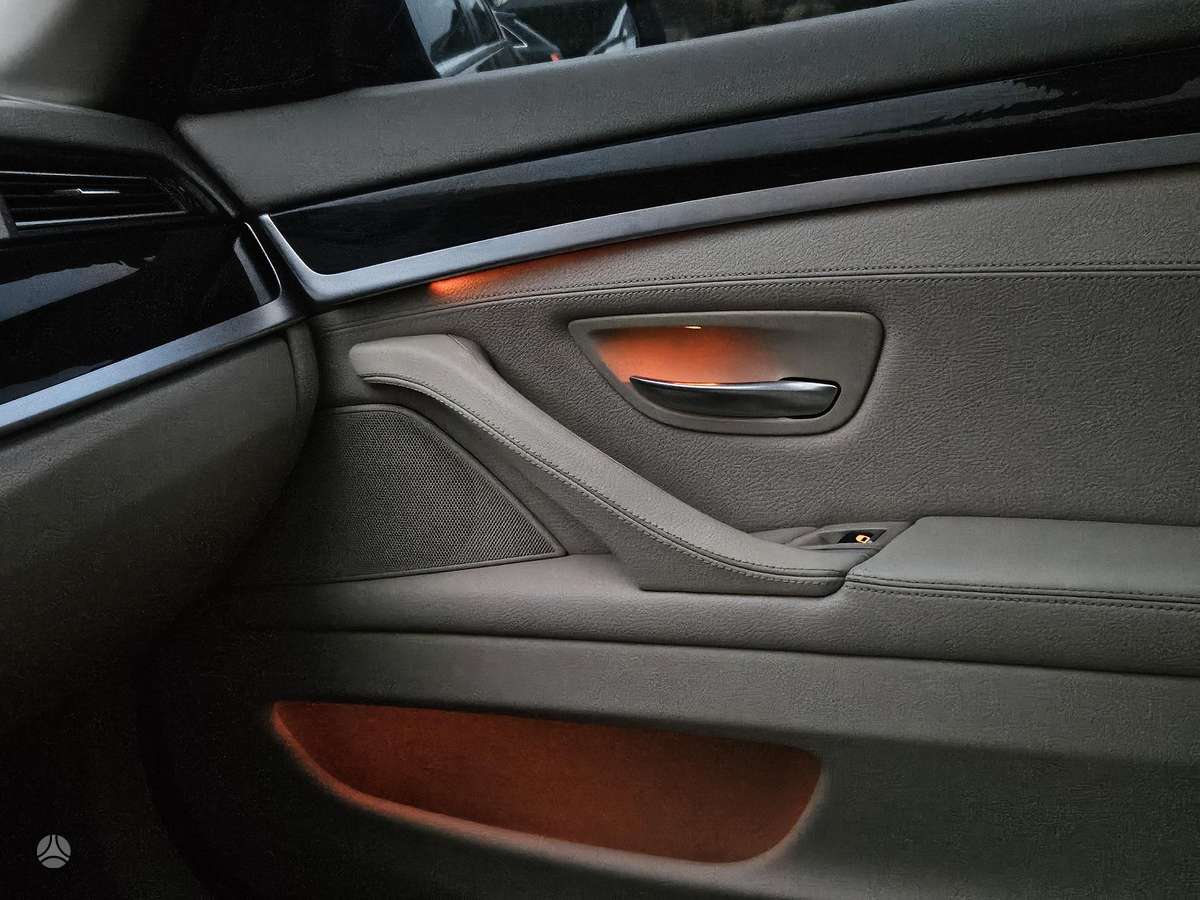 BMW 520, 2.0 l., Седан