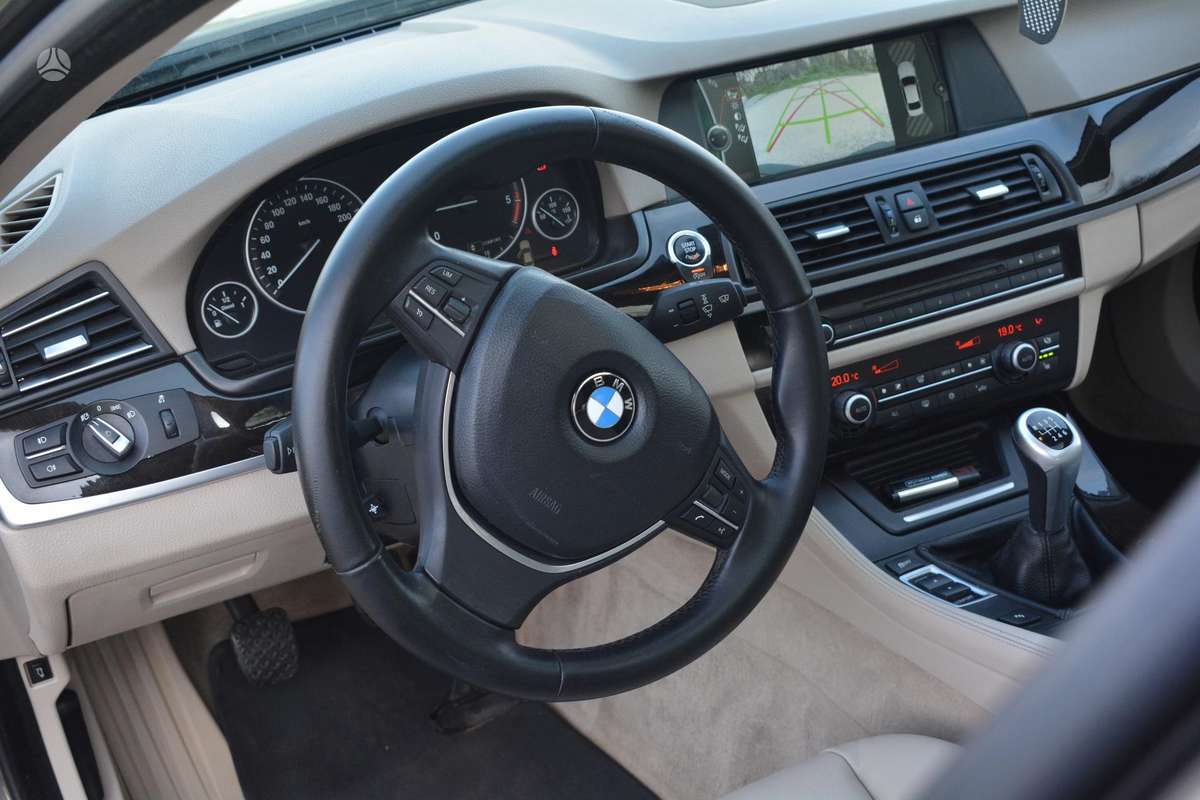 BMW 520, 2.0 l., Седан