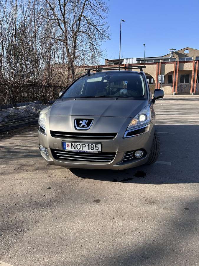 Peugeot 5008 - 1