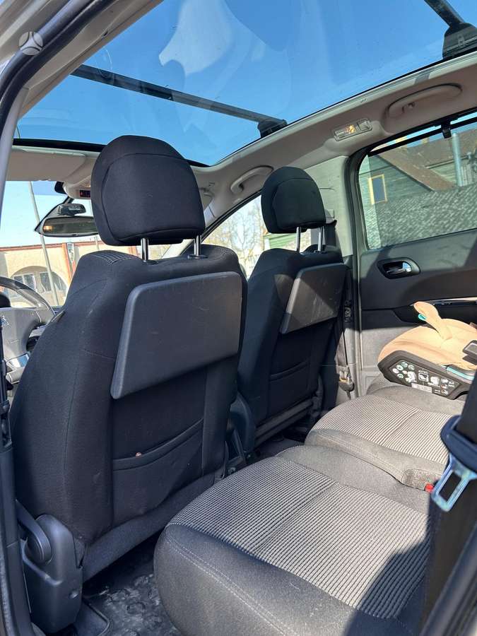 Peugeot 5008 - 11