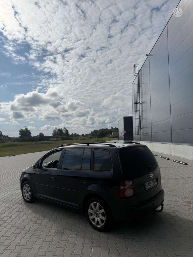 Volkswagen Touran - 3