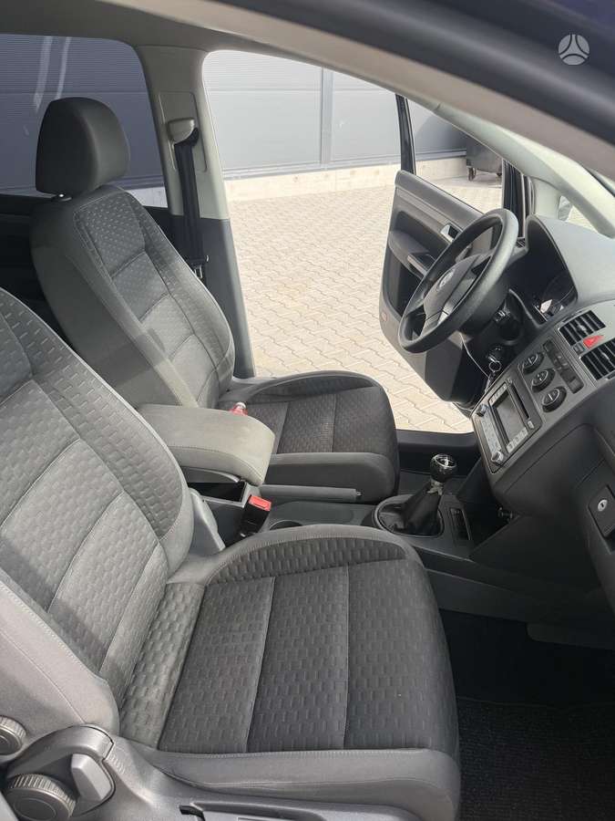 Volkswagen Touran - 6