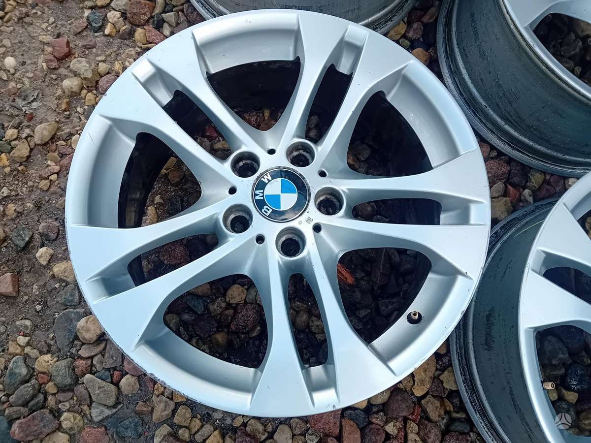 BMW, lengvojo lydinio, R18