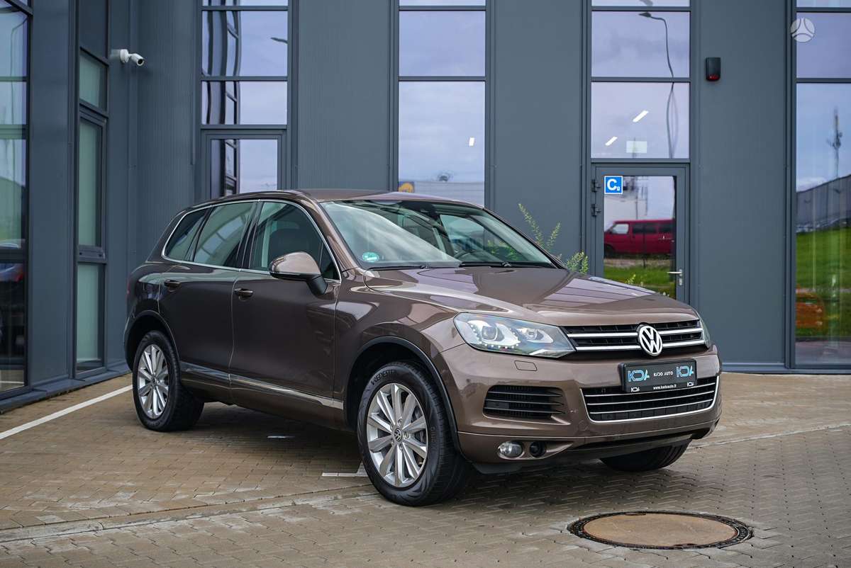 Volkswagen Touareg - 1