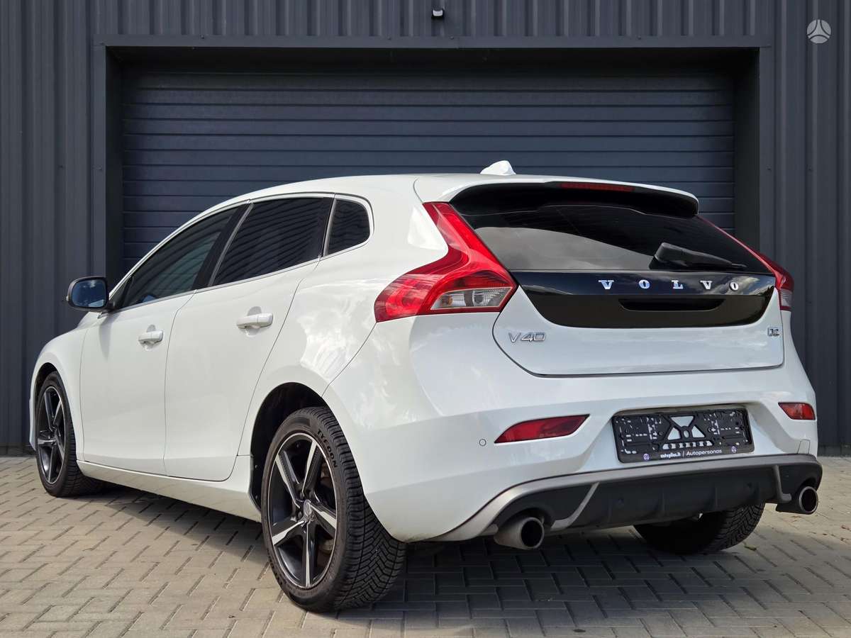 Volvo V40, 2.0 l., hatchback