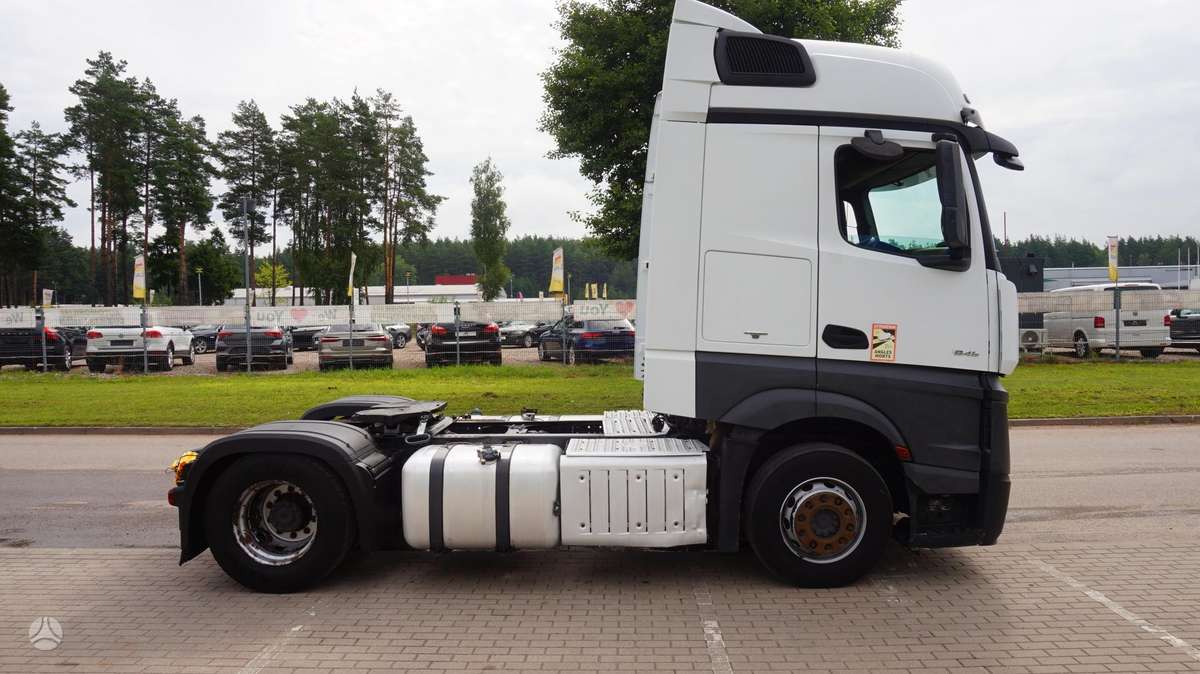 Mercedes-Benz Actros 1845, double sleeper
