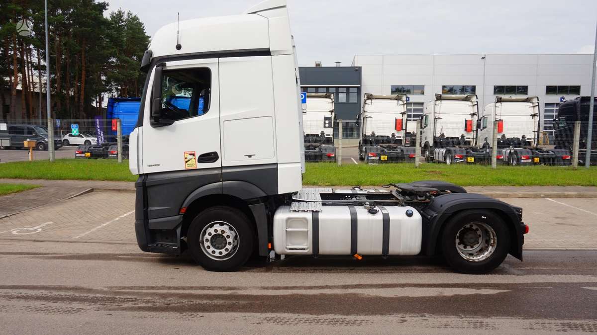 Mercedes-Benz Actros 1845, double sleeper