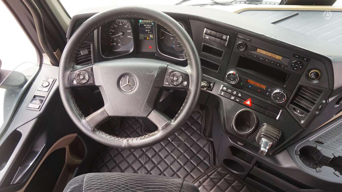 Mercedes-Benz Actros 1845, double sleeper