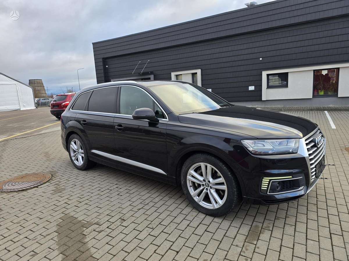 Audi Q7 e-tron, 3.0 l., Внедорожник / Кроссовер