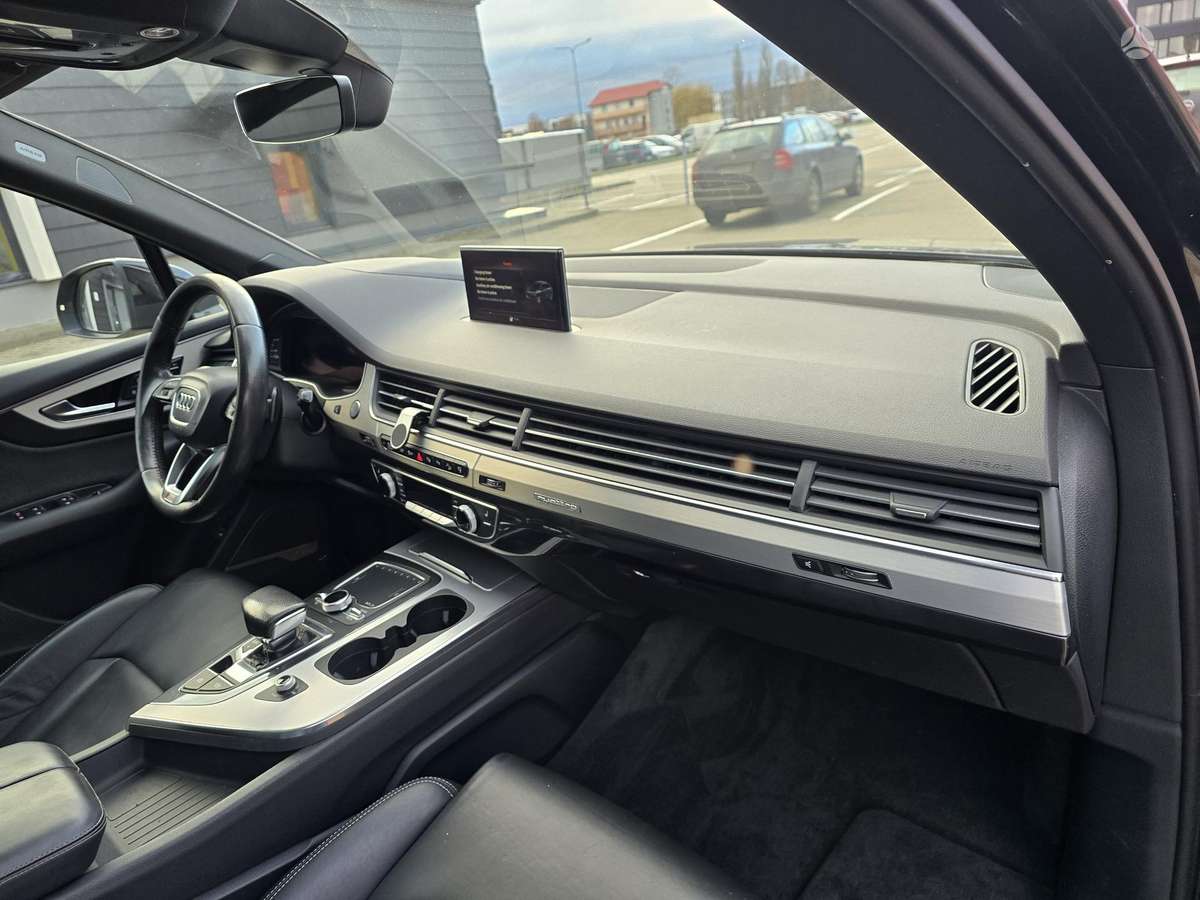 Audi Q7 e-tron, 3.0 l., Внедорожник / Кроссовер