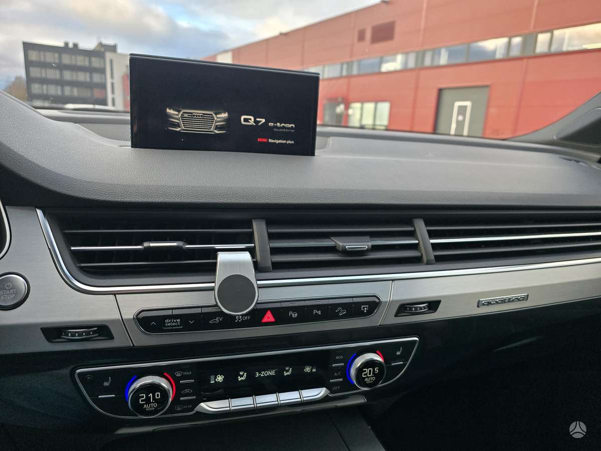 Audi Q7 e-tron, 3.0 l., Внедорожник / Кроссовер