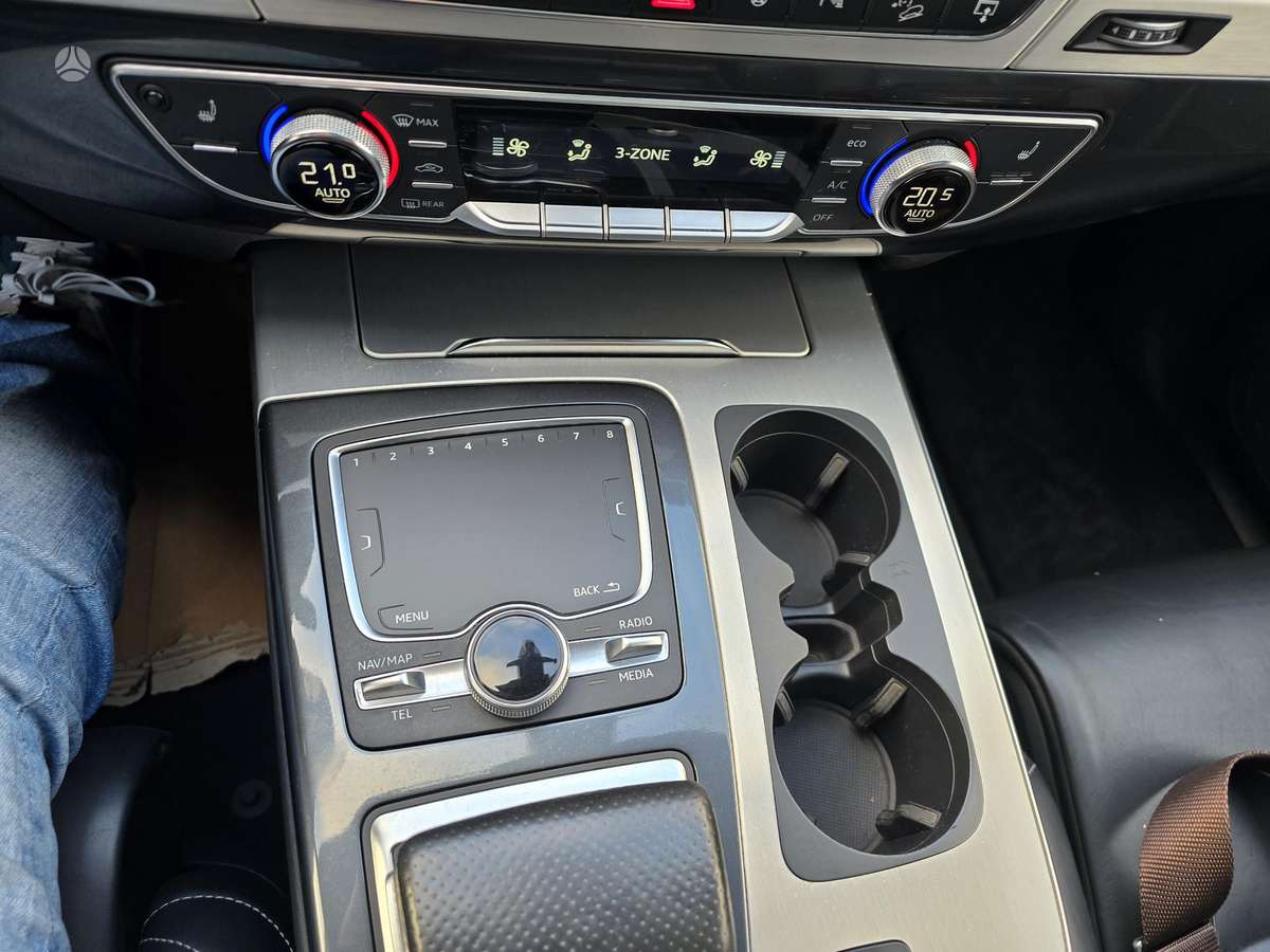 Audi Q7 e-tron, 3.0 l., Внедорожник / Кроссовер