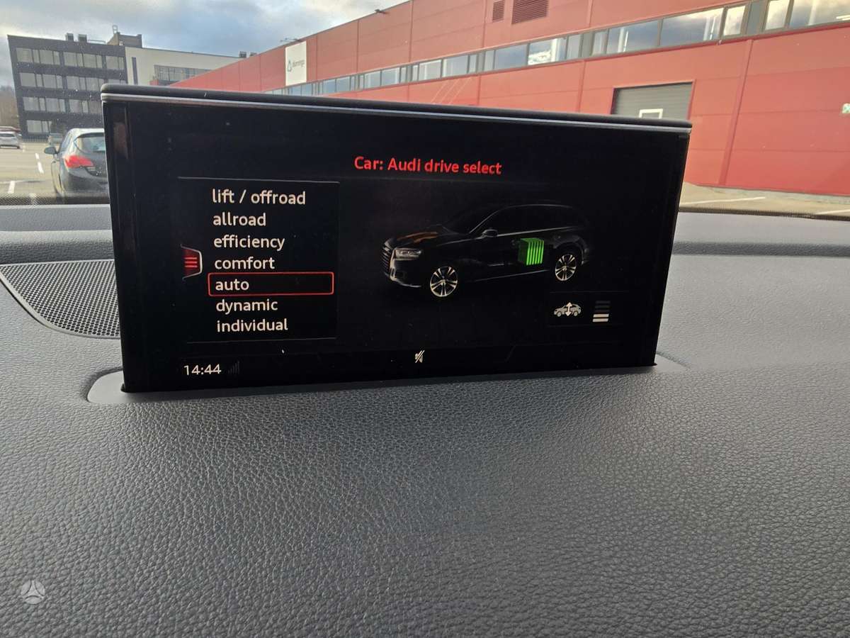 Audi Q7 e-tron, 3.0 l., Внедорожник / Кроссовер