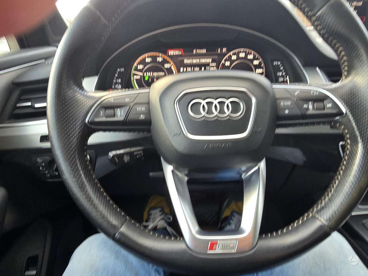 Audi Q7 e-tron, 3.0 l., Внедорожник / Кроссовер