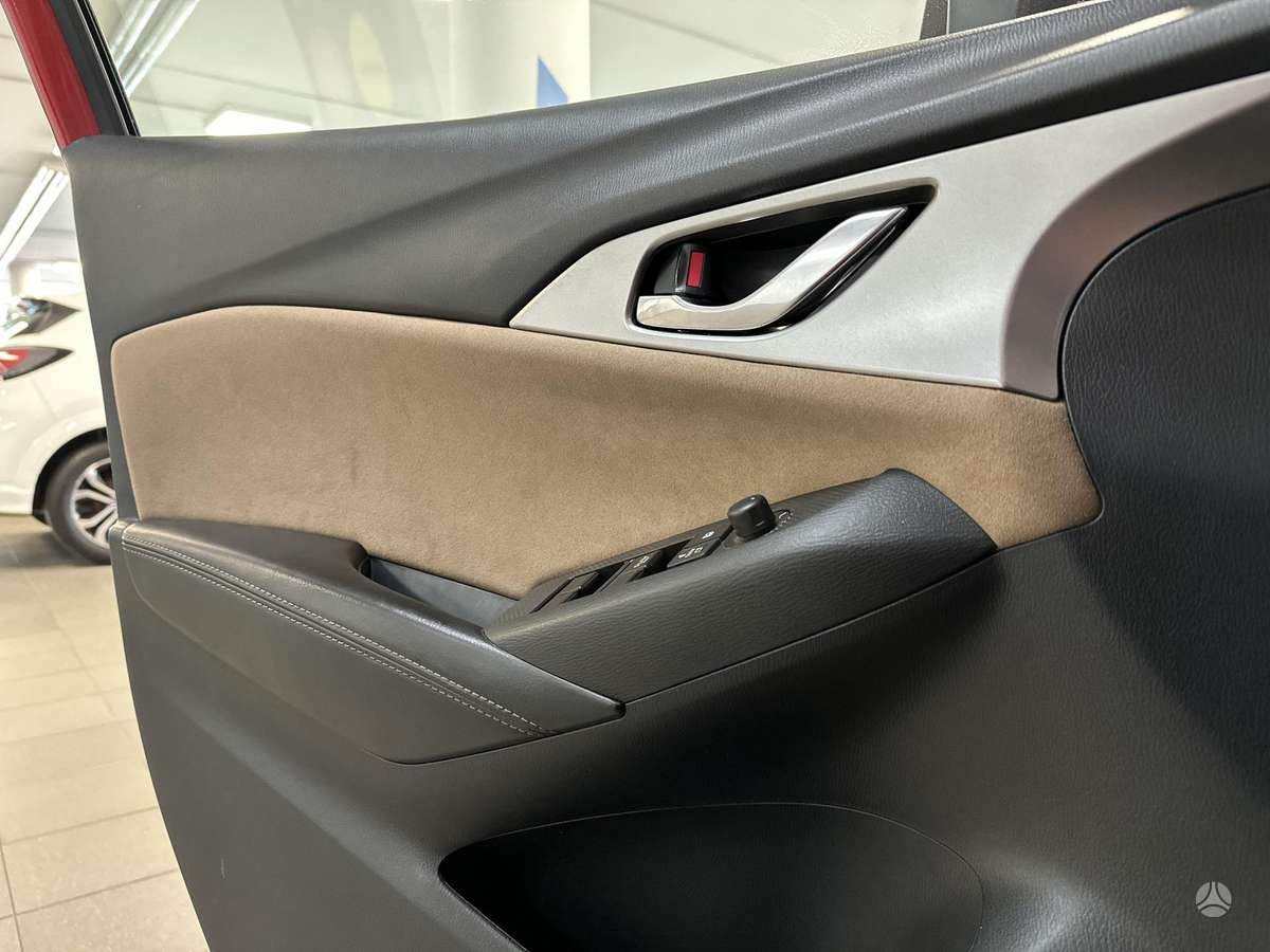 Mazda CX-3, 2.0 l., Хэтчбек