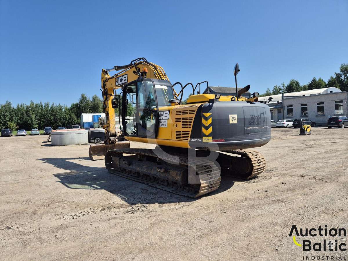JCB JS 210 LC, ekskavatoriai