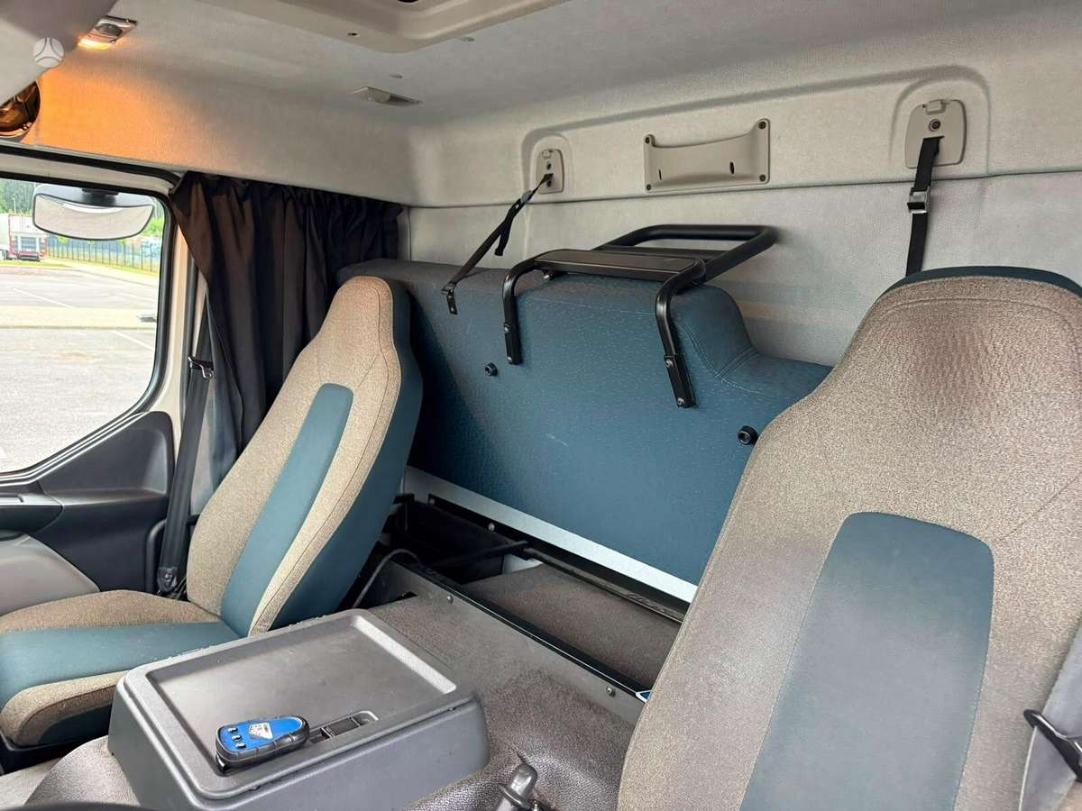 Volvo FE320, isothermal trucks