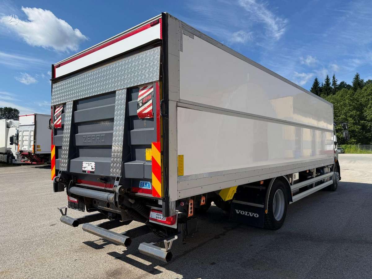 Volvo FL250, box trucks / box vans