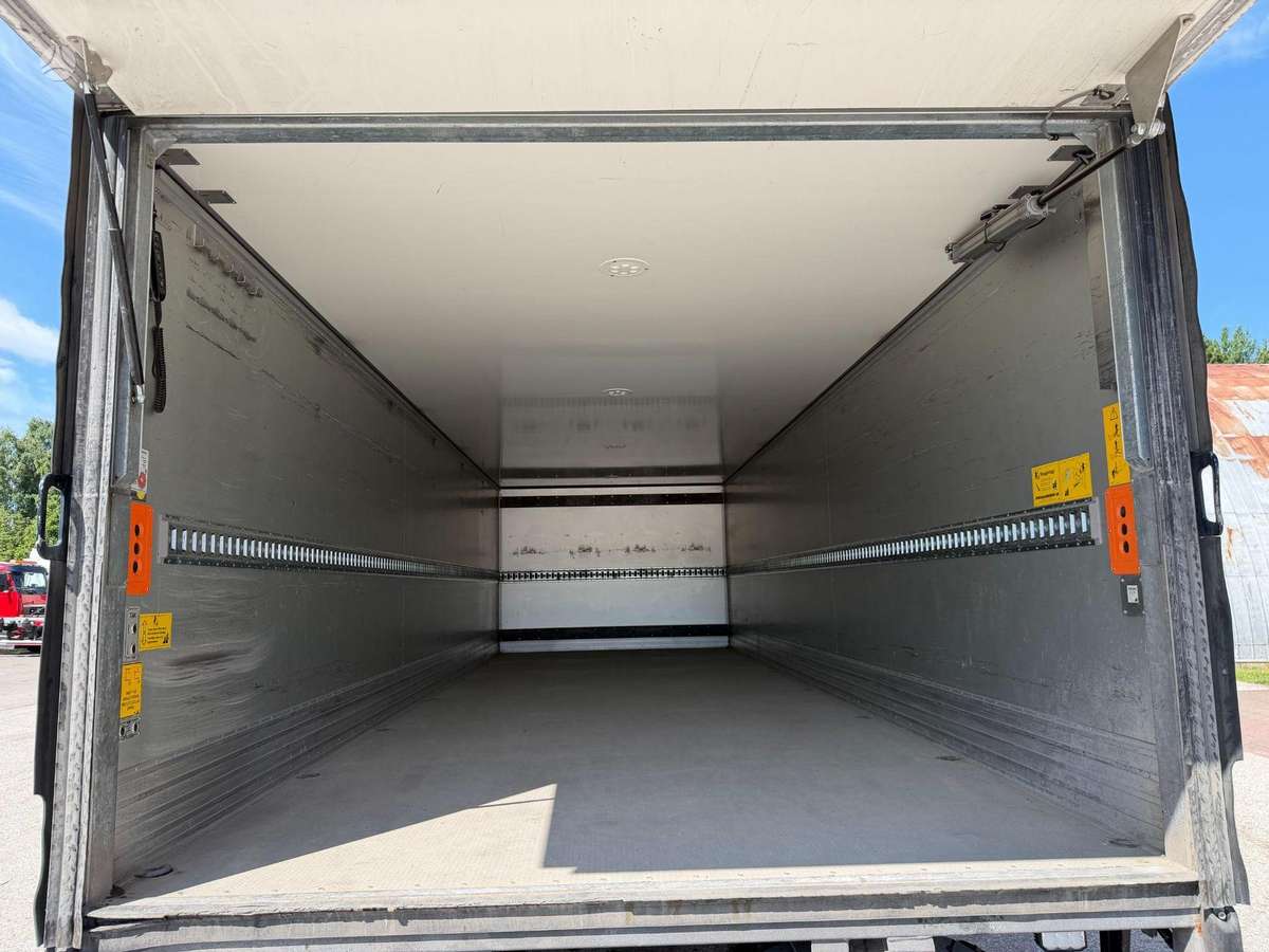 Volvo FL250, box trucks / box vans
