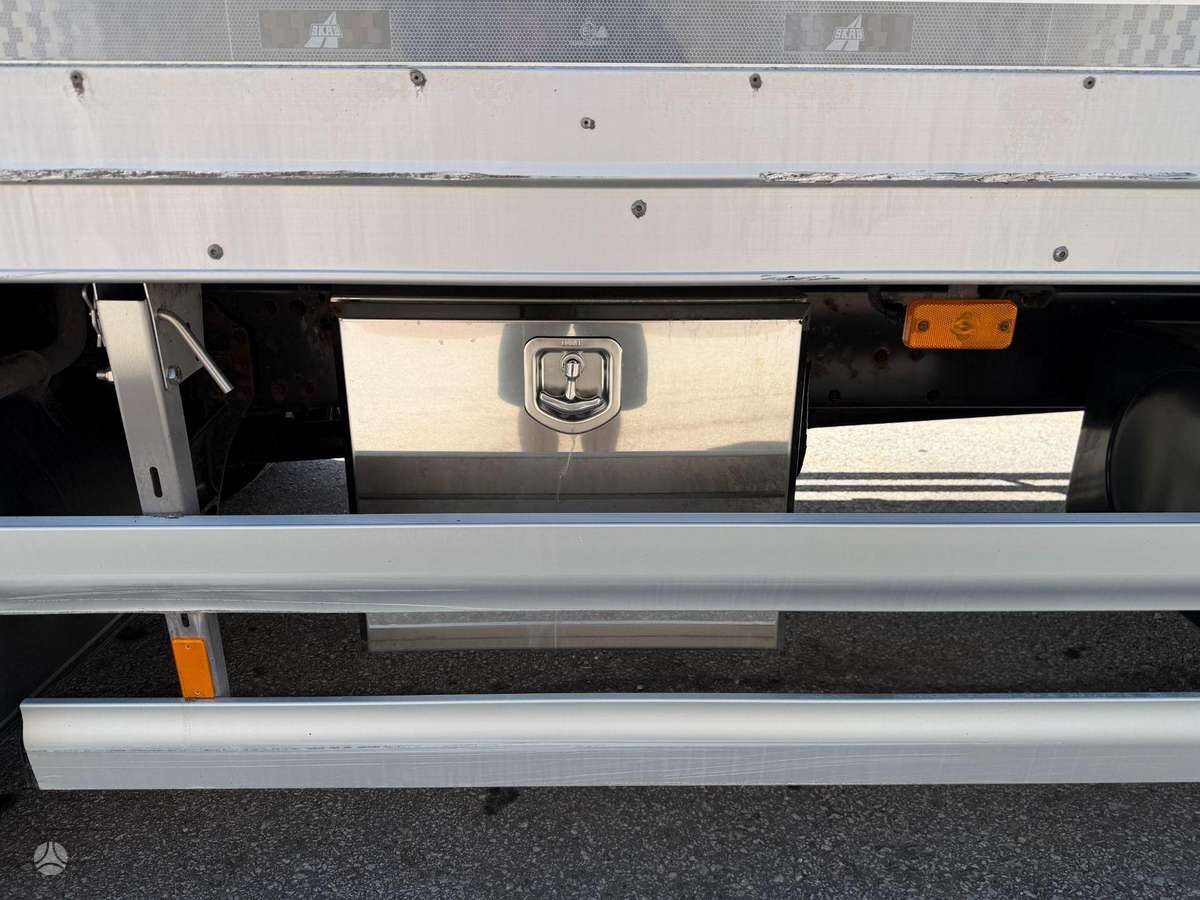 Volvo FL250, kietašoniai