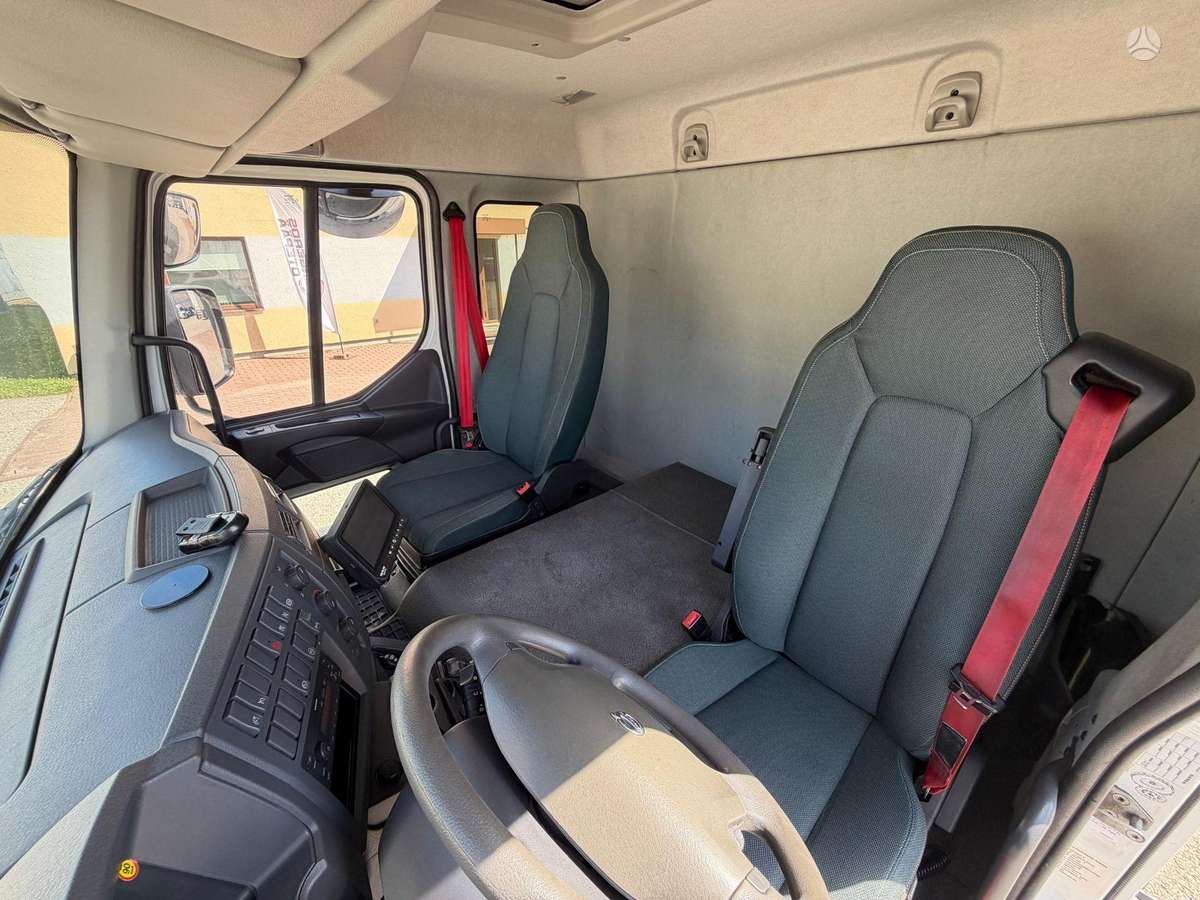 Volvo FL250, kietašoniai